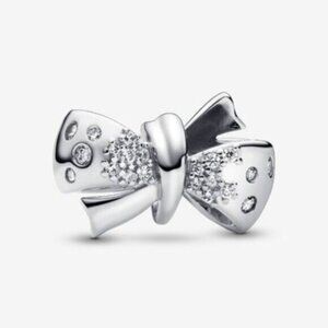 NWT Pandora Sparkling Bow Charm